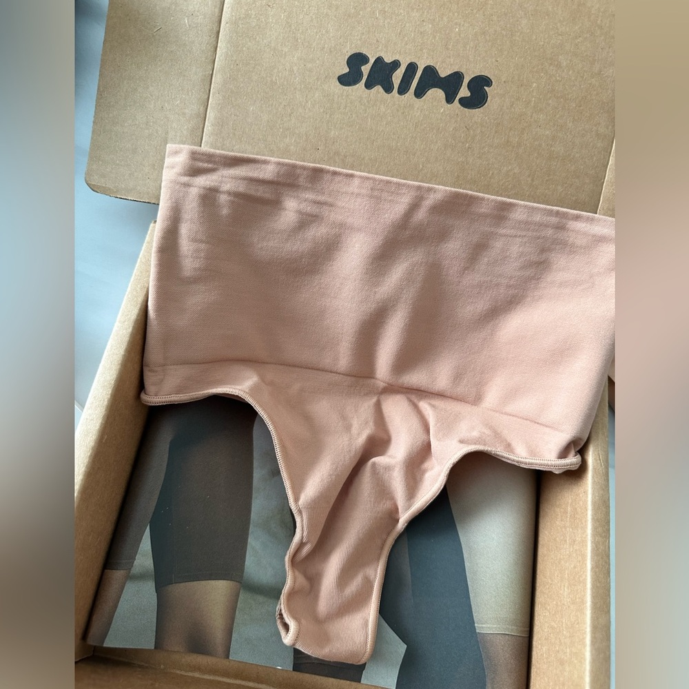 NEW in box SKIMS core control thong